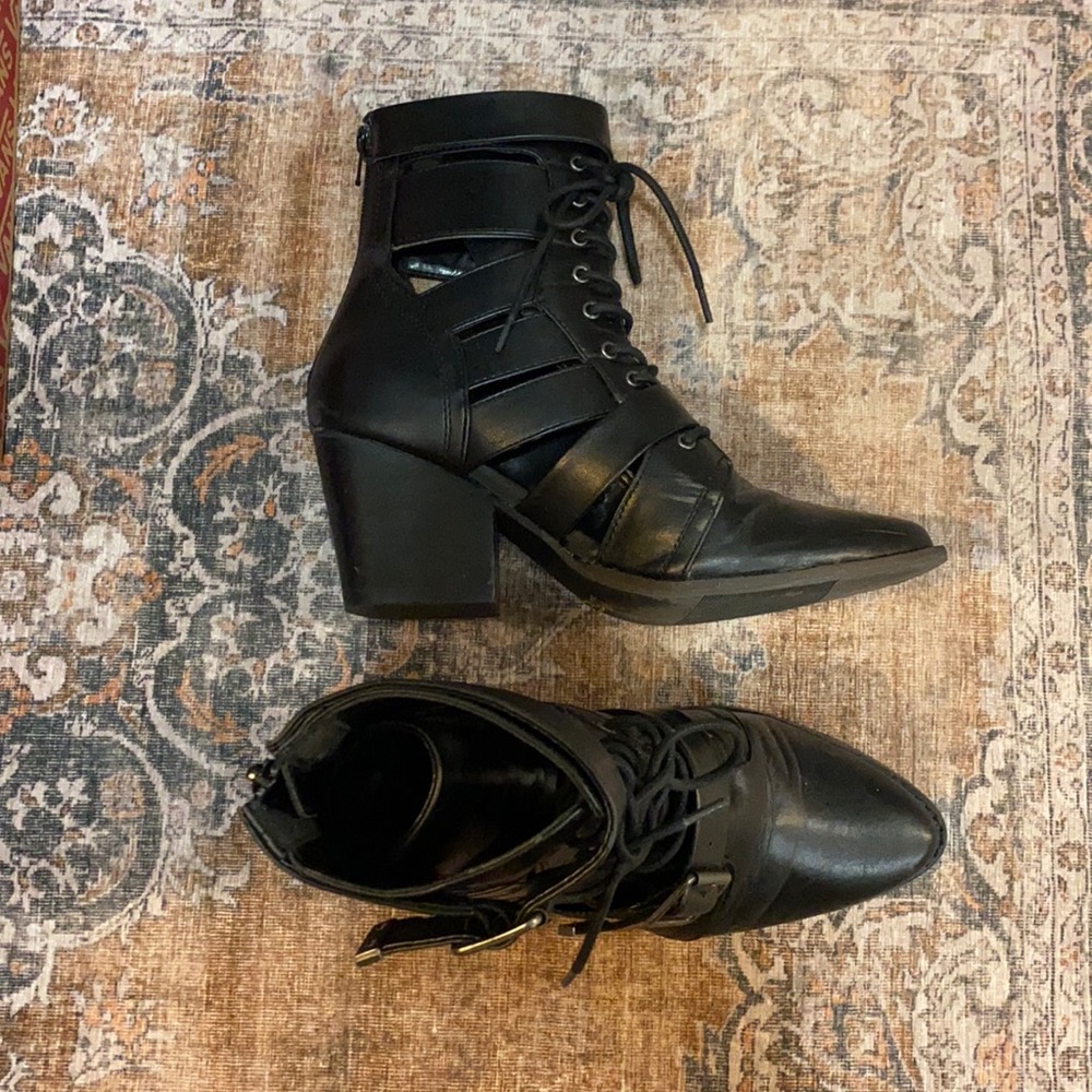Coconuts Getty Black Laced Up Caged Booties sz 8.5